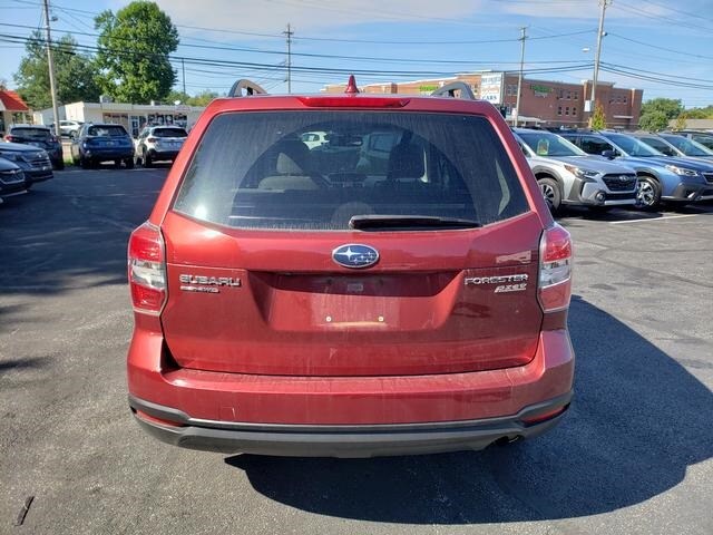 2016 Subaru Forester 2.5i Premium photo 3