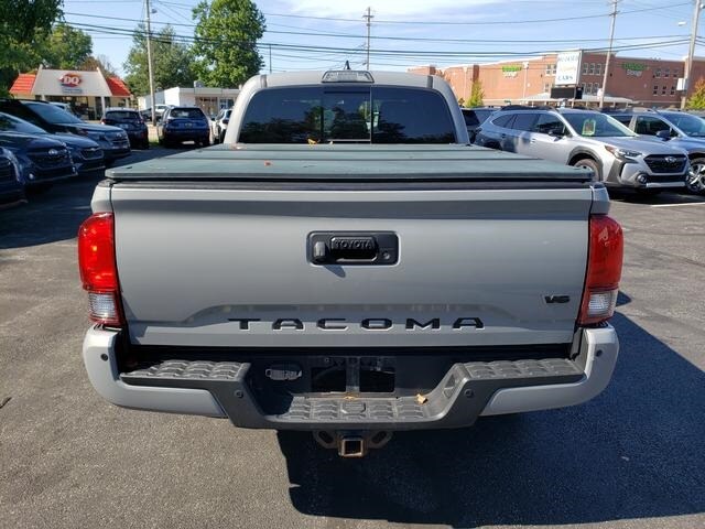 2018 Toyota Tacoma SR5 TRD Sport photo 4