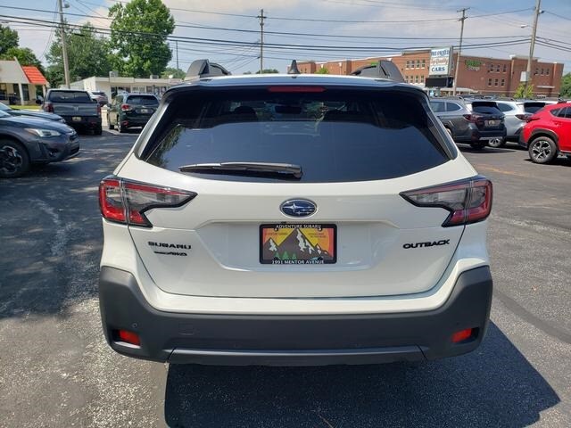 2024 Subaru Outback Onyx Edition photo 3