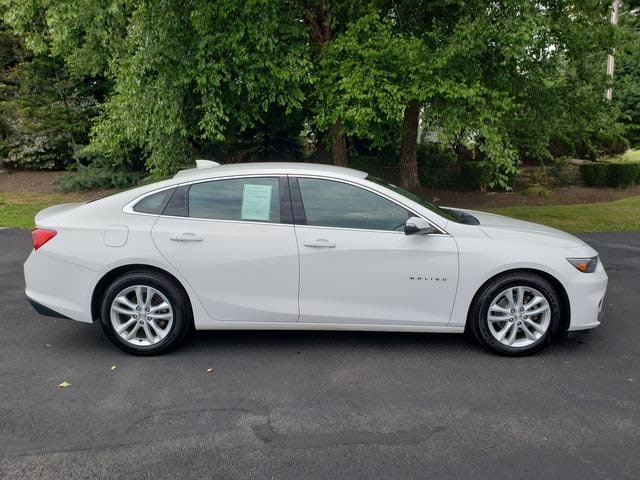 Used 2018 Chevrolet Malibu 1LT with VIN 1G1ZD5ST4JF223486 for sale in Painesville, OH