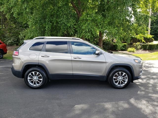 Used 2019 Jeep Cherokee Latitude Plus with VIN 1C4PJMLB3KD231714 for sale in Painesville, OH