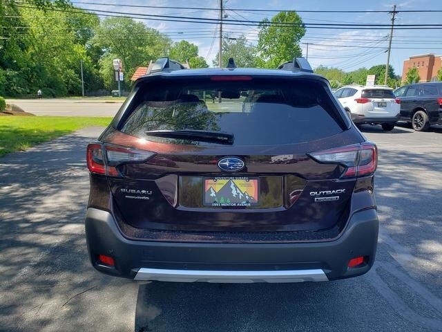 2025 Subaru Outback Touring photo 4