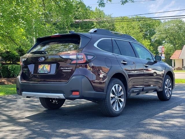 2025 Subaru Outback Touring photo 3