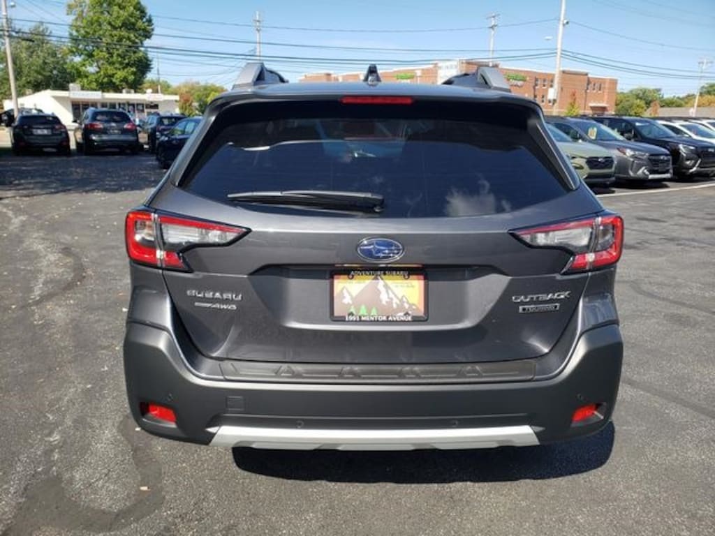 New 2025 Subaru Outback Touring SUV