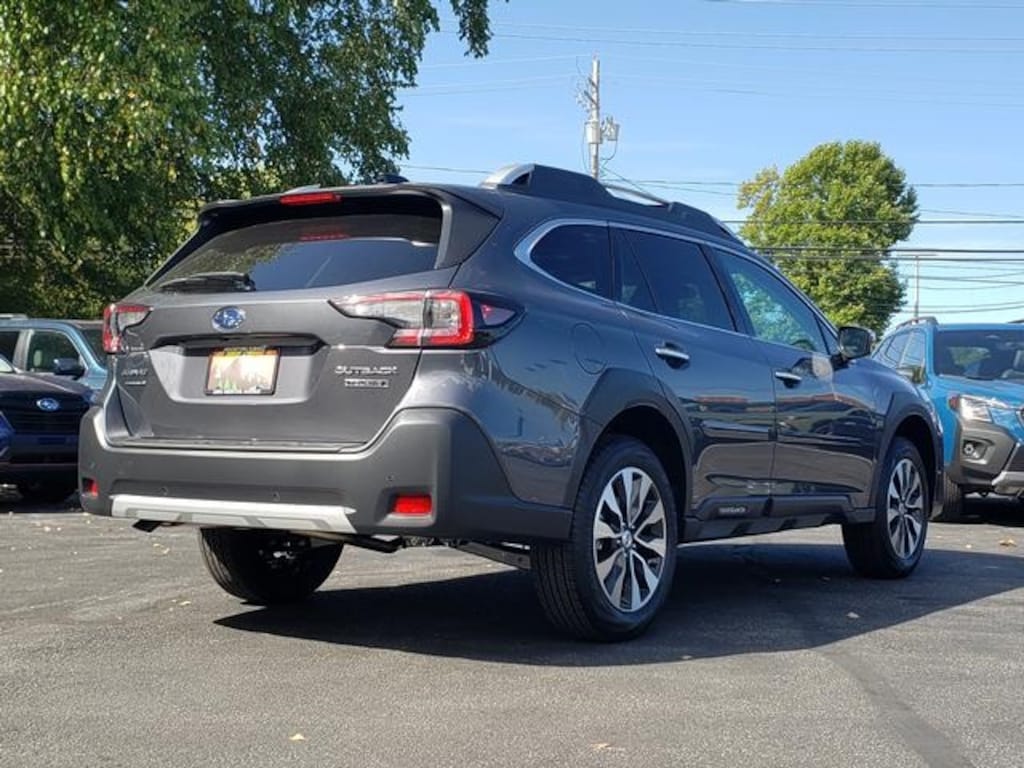 New 2025 Subaru Outback Touring SUV