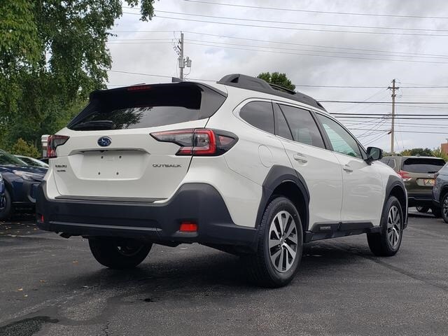 2023 Subaru Outback Premium photo 2