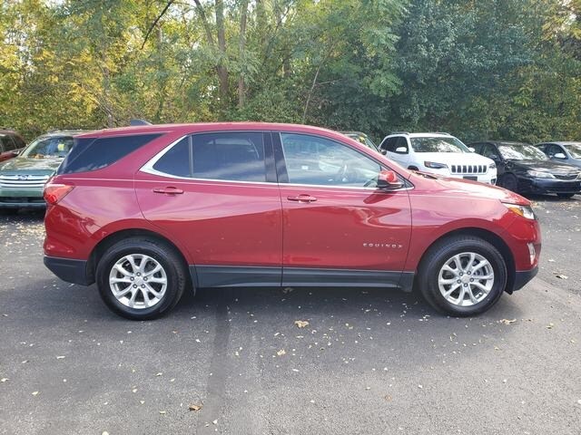 2020 Chevrolet Equinox LT photo 2