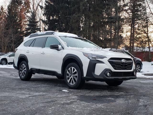 2025 Subaru Outback Premium's photo