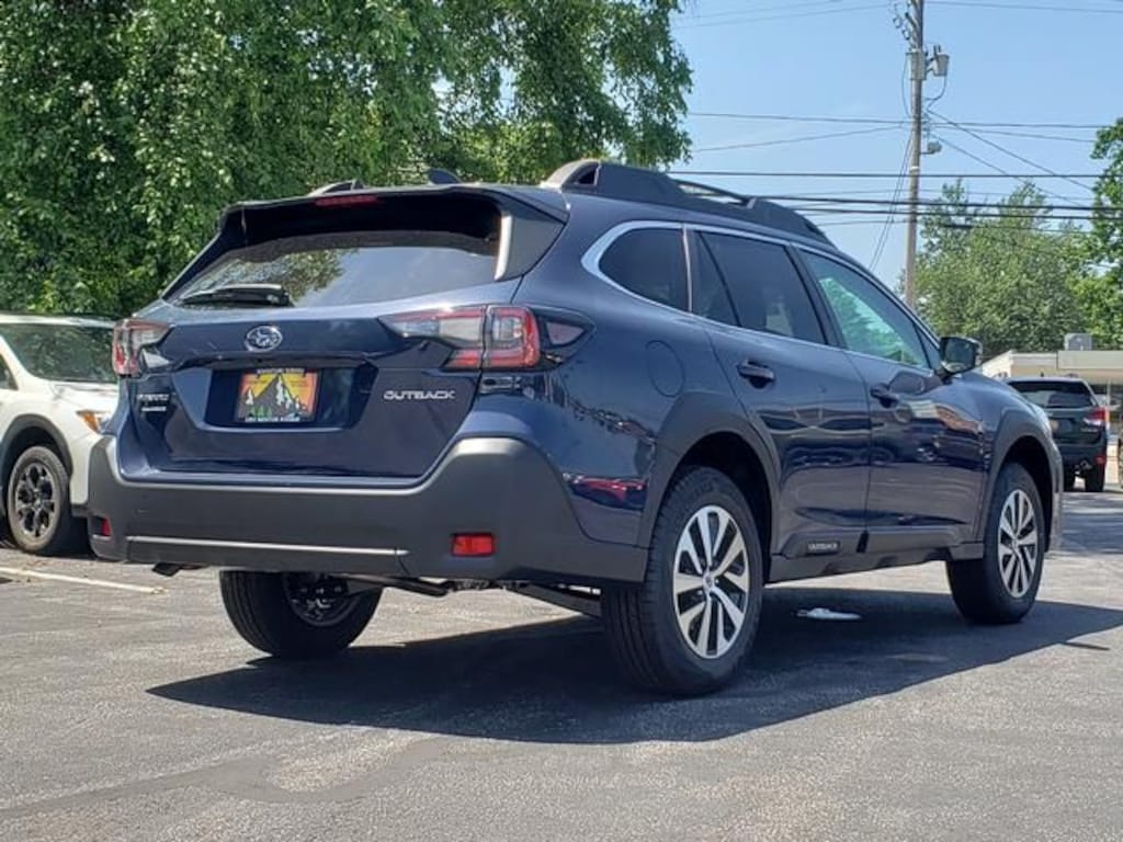 Used 2025 Subaru Outback Premium SUV