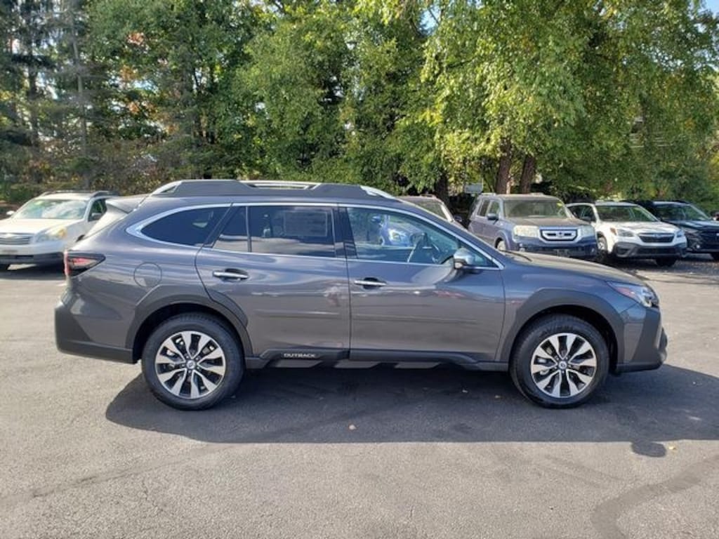 New 2025 Subaru Outback Touring SUV