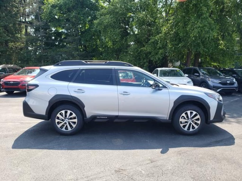 Used 2025 Subaru Outback Premium SUV