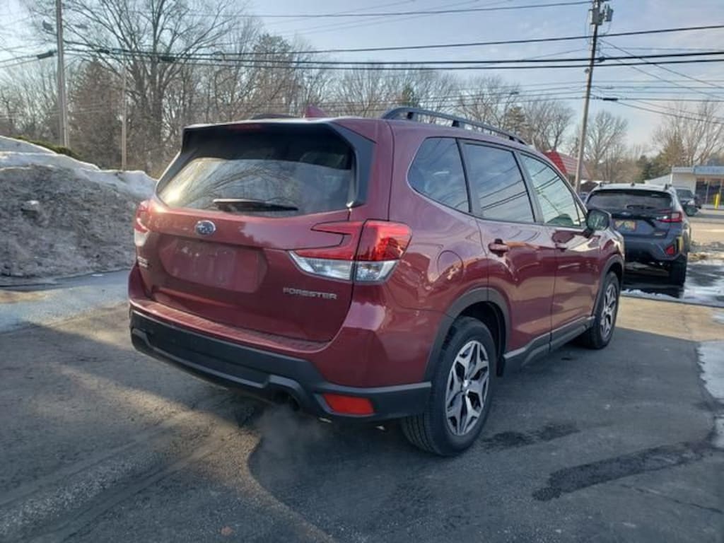 Used 2023 Subaru Forester Premium SUV