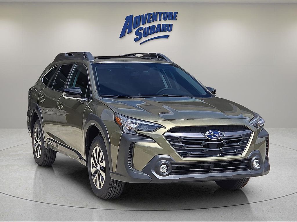 2025 Subaru Outback Premium's photo