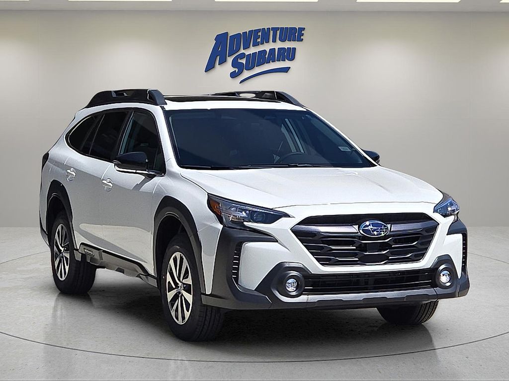 2025 Subaru Outback Premium's photo