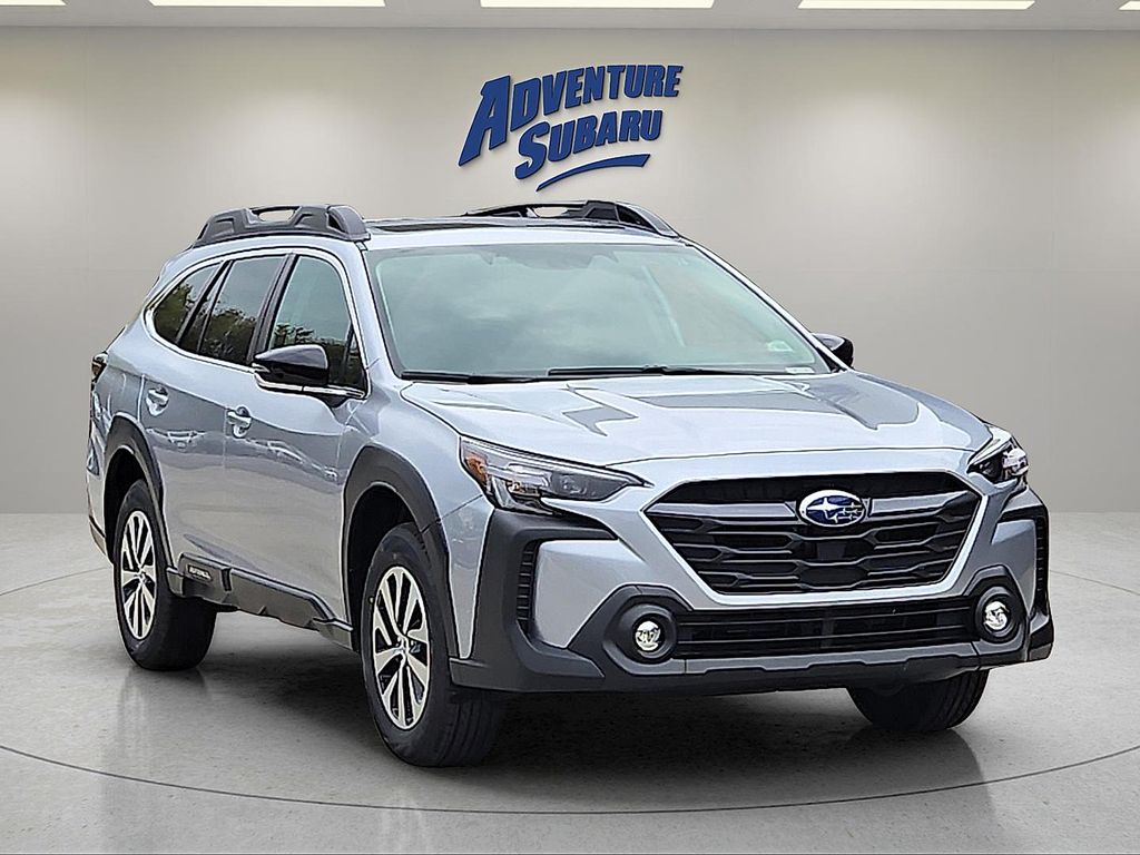2025 Subaru Outback Premium's photo