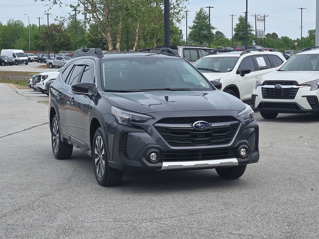 2025 Subaru Outback Limited's photo