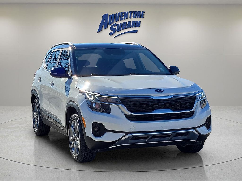 2021 Kia Seltos S's photo