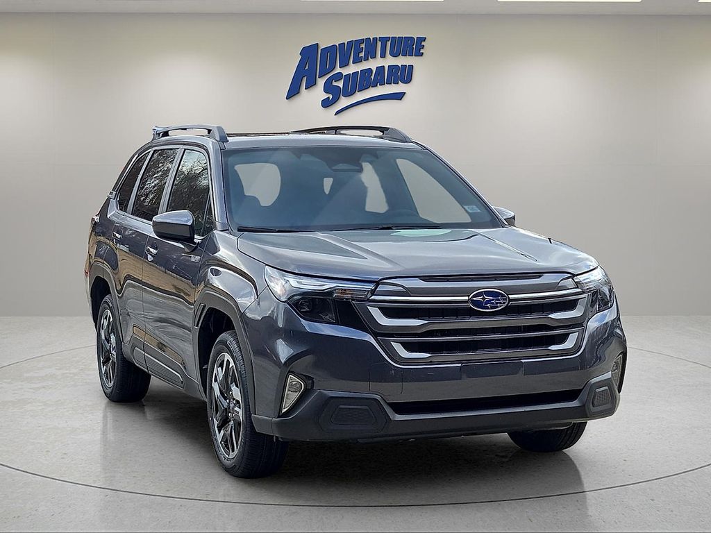 2025 Subaru Forester Premium's photo