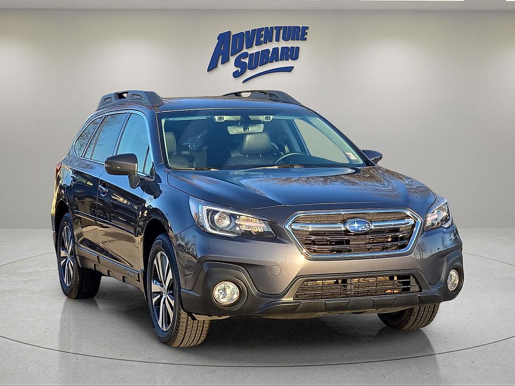 2018 Subaru Outback Limited's photo