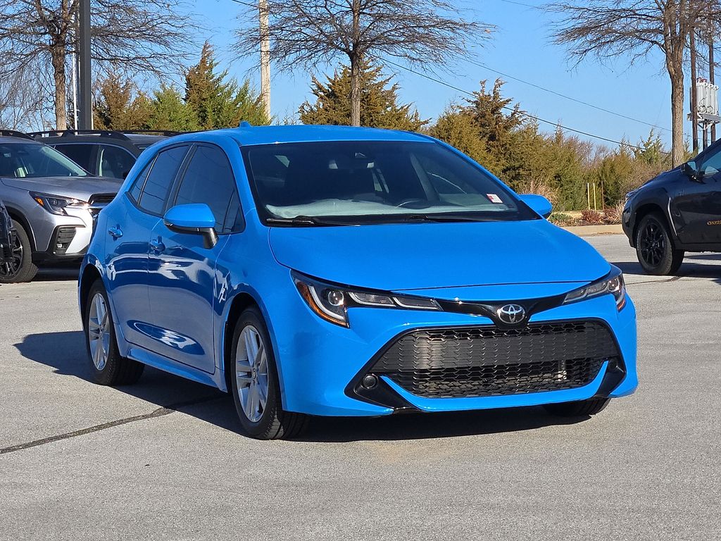 2019 Toyota Corolla Hatchback SE's photo