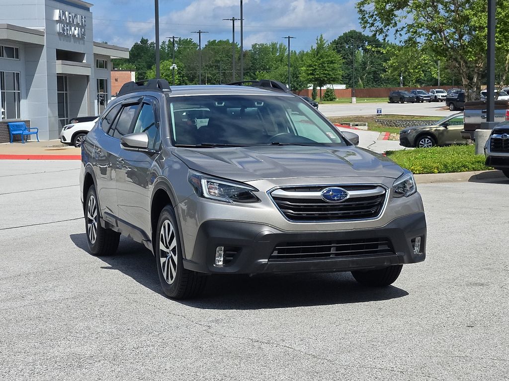2020 Subaru Outback Premium's photo