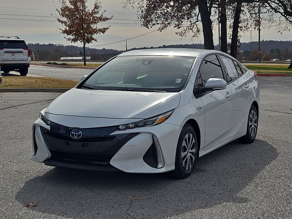 2022 Toyota Prius Prime XLE photo 2