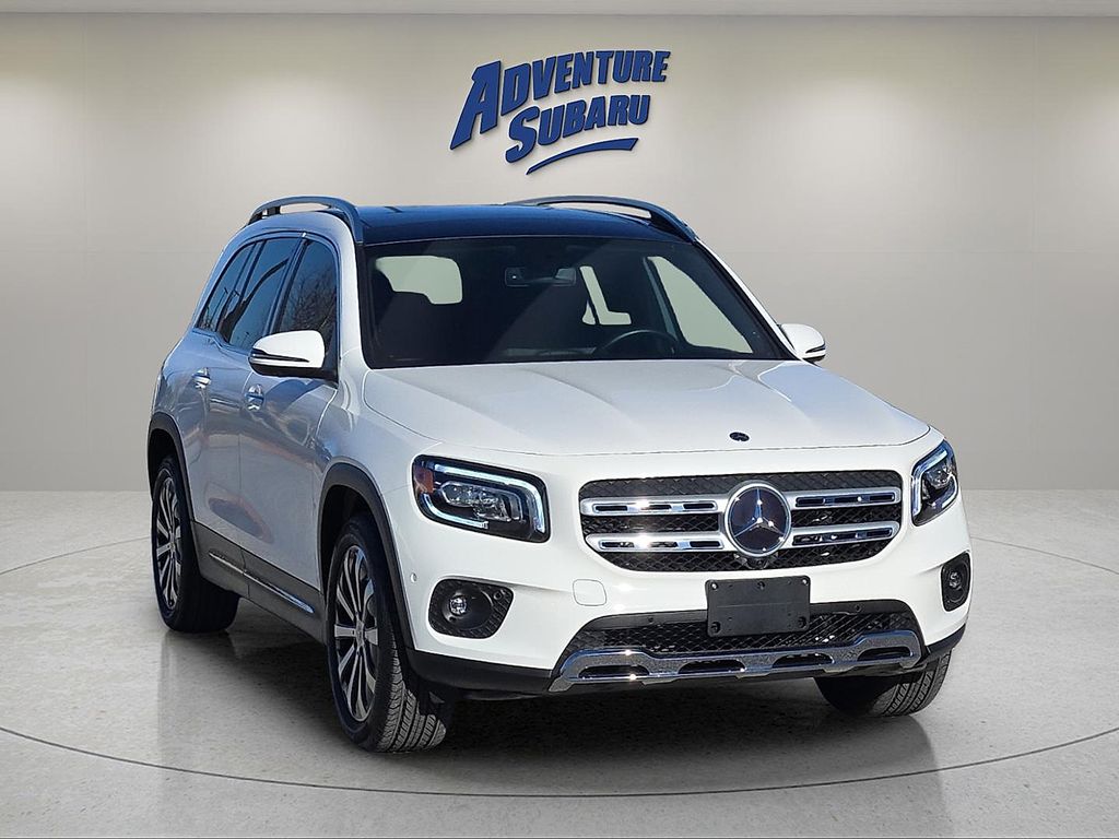 2023 Mercedes-Benz GLB Base's photo