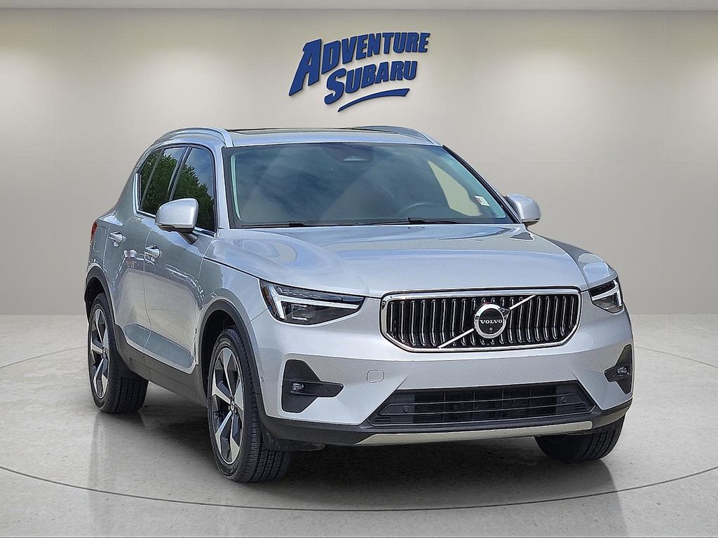 2023 Volvo XC40 B5 Ultimate Bright AWD's photo