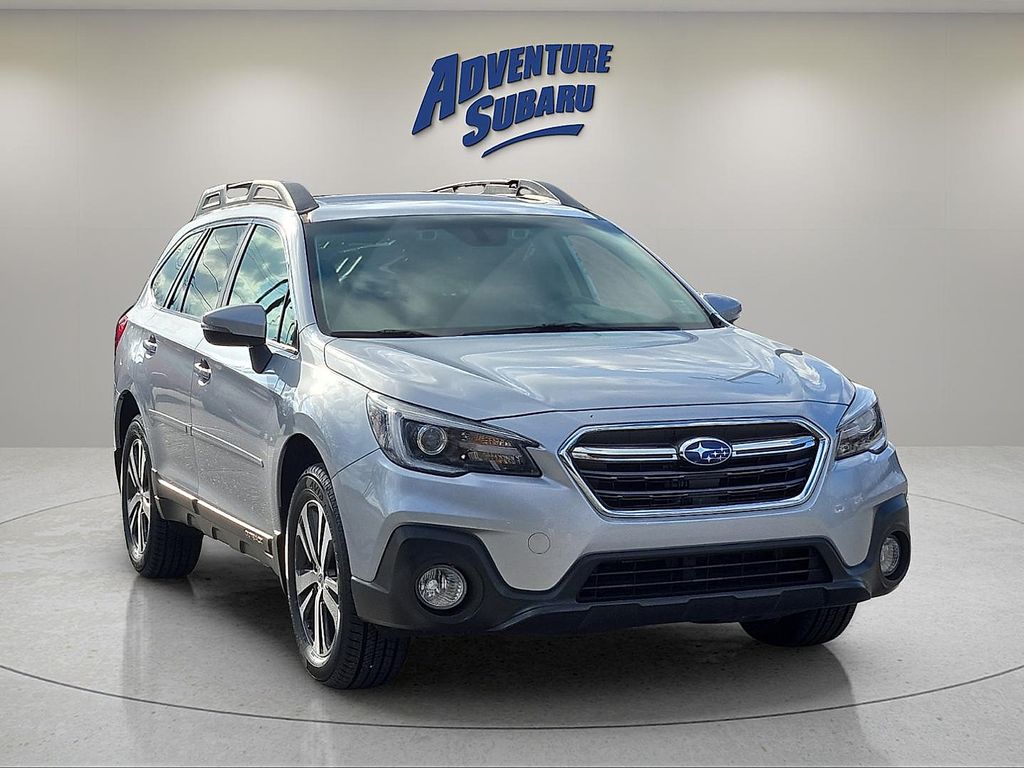 2018 Subaru Outback Limited's photo