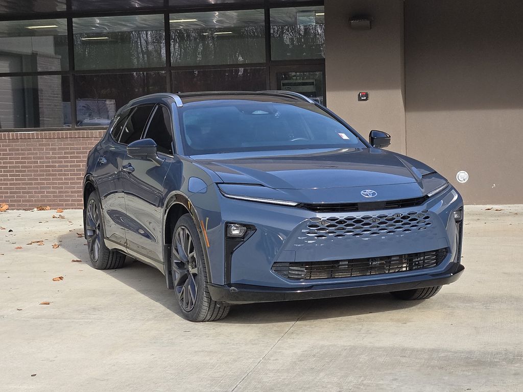 2025 Toyota Crown Signia Limited's photo