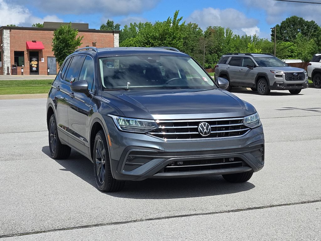 2023 Volkswagen Tiguan 2.0T SE's photo