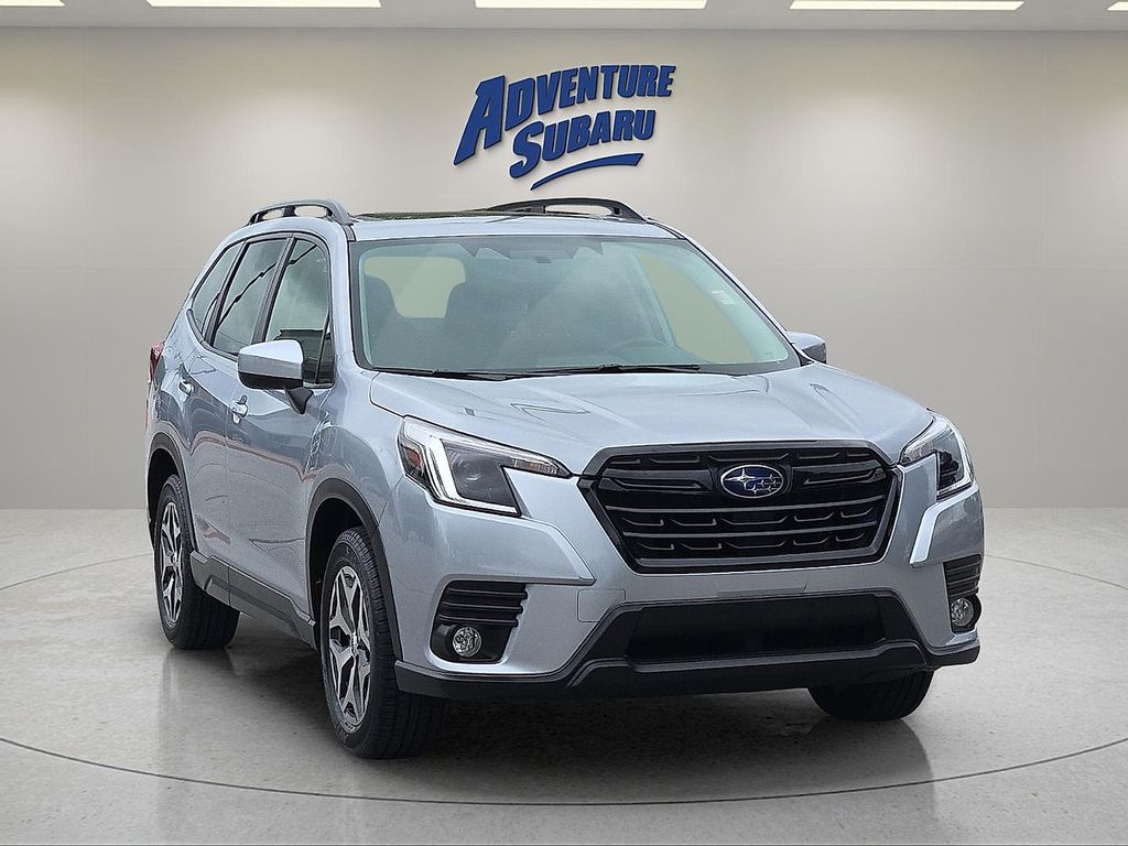 2023 Subaru Forester Premium's photo