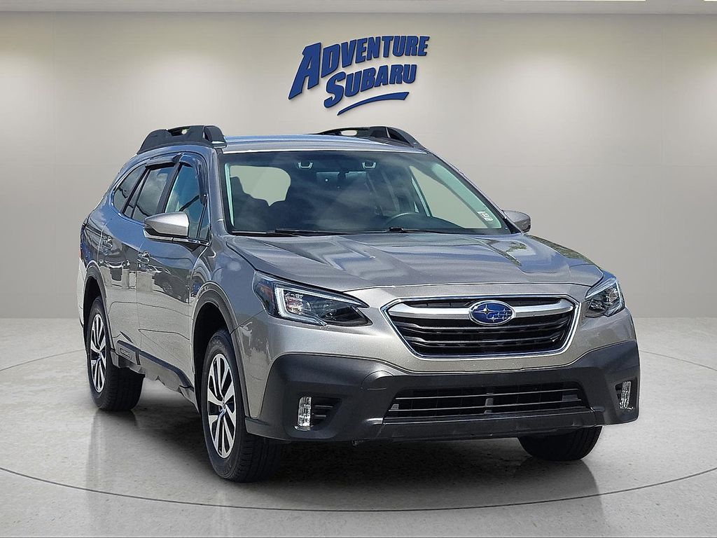 2020 Subaru Outback Premium's photo
