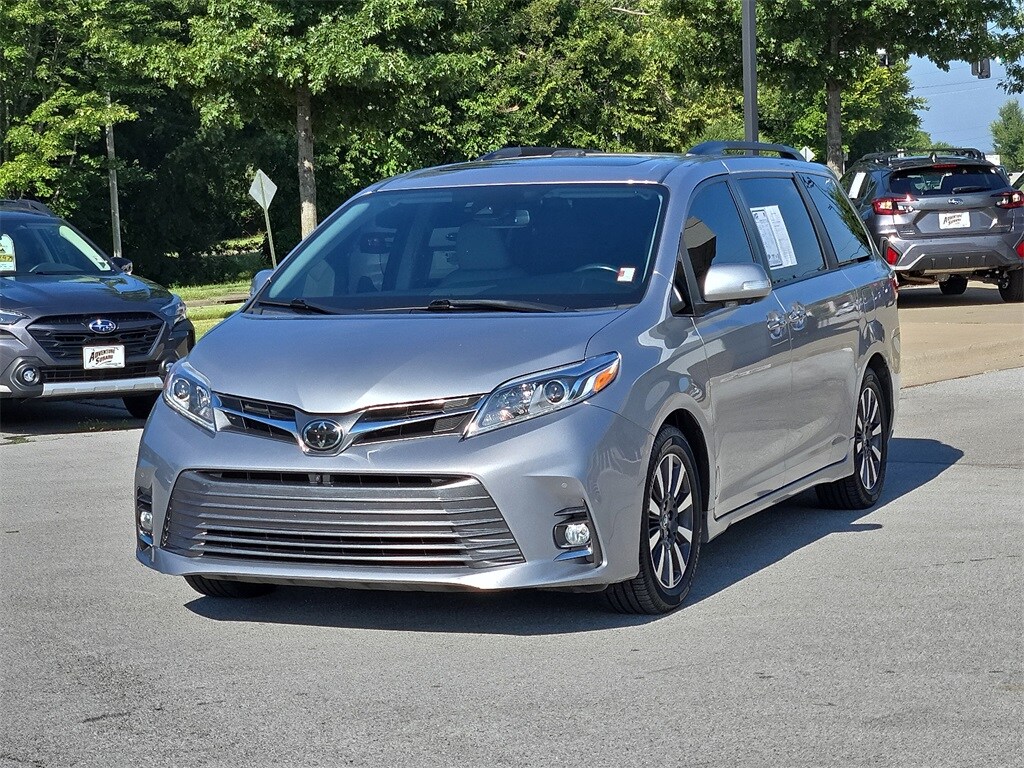 Used 2018 Toyota Sienna Limited Premium 7 Passenger Minivan/Van