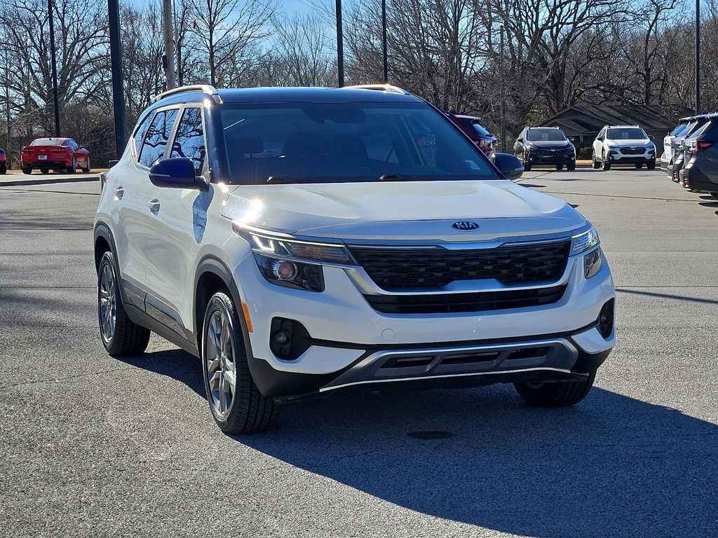 2021 Kia Seltos S's photo