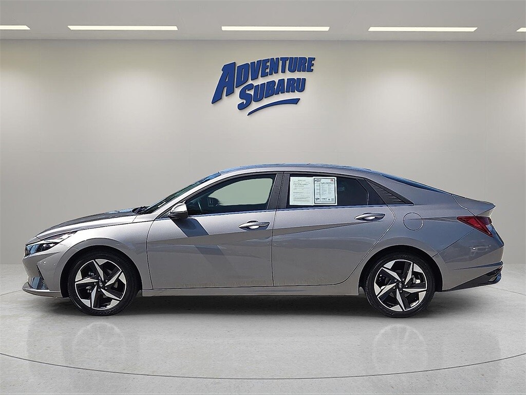 2023 Hyundai Elantra Limited photo 3