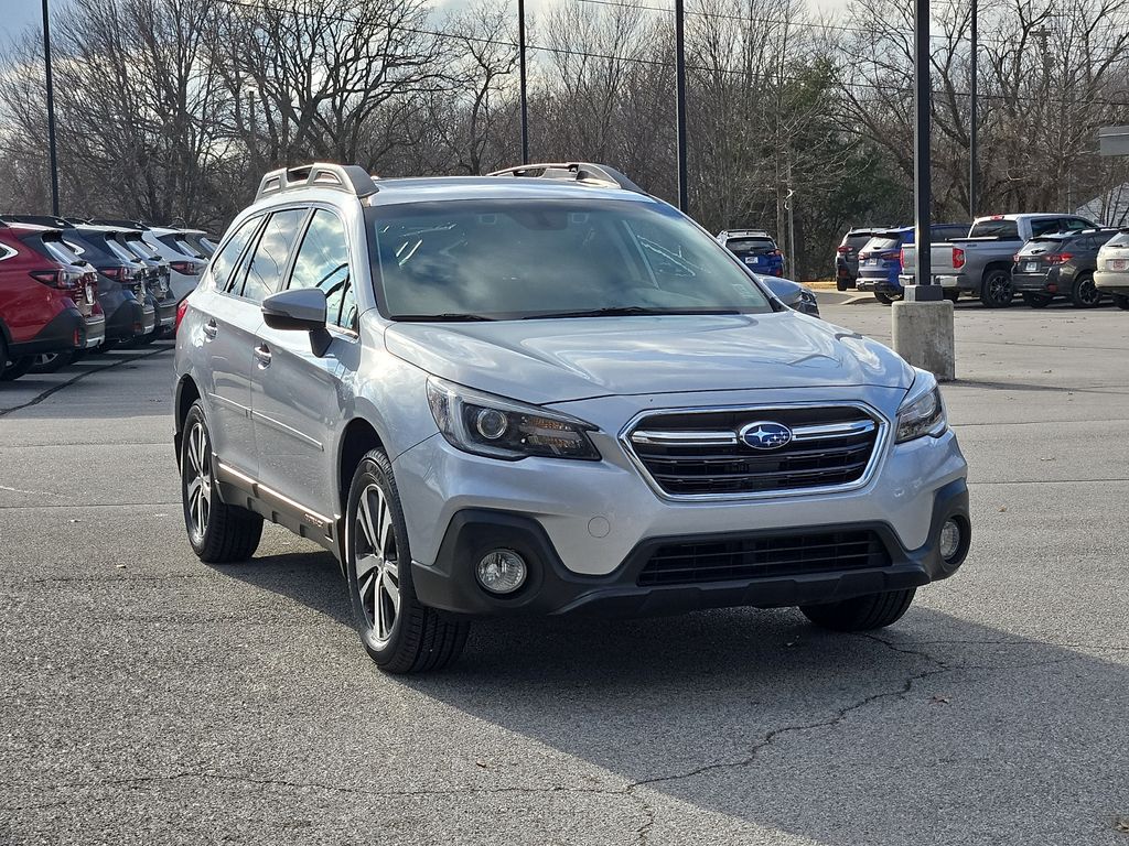 2018 Subaru Outback Limited's photo