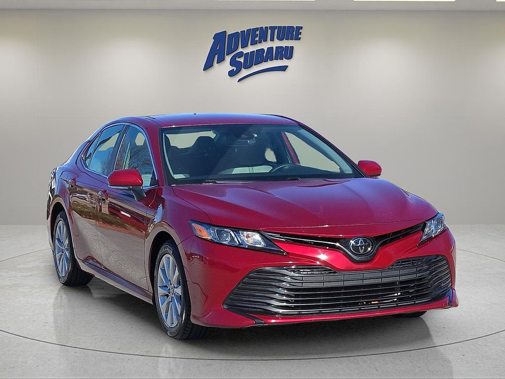 2019 Toyota Camry LE's photo
