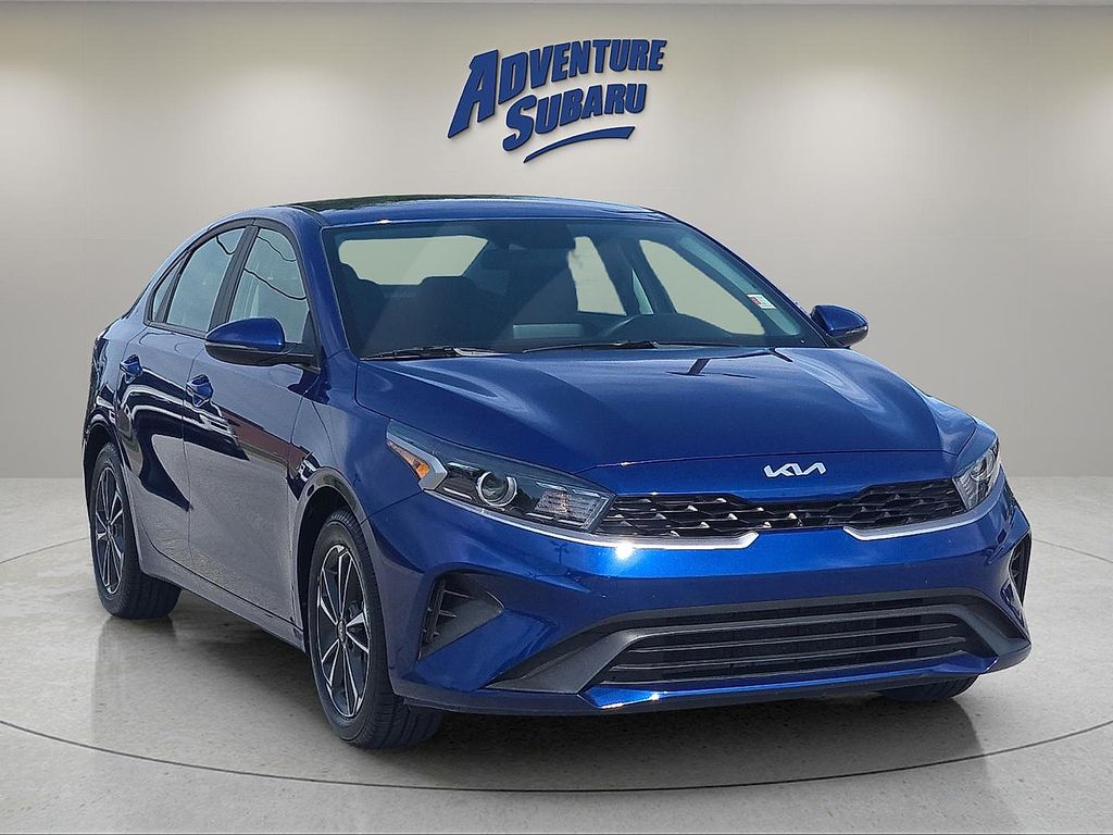 2023 Kia Forte LXS AT's photo