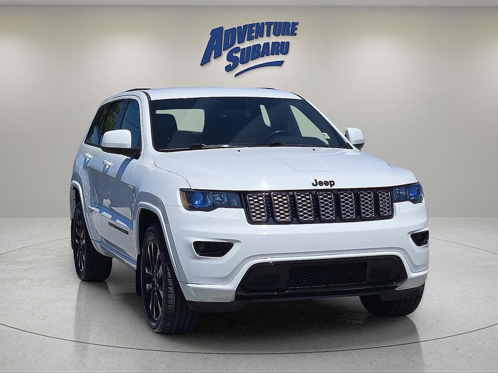 2022 Jeep Grand Cherokee Laredo X 4WD's photo