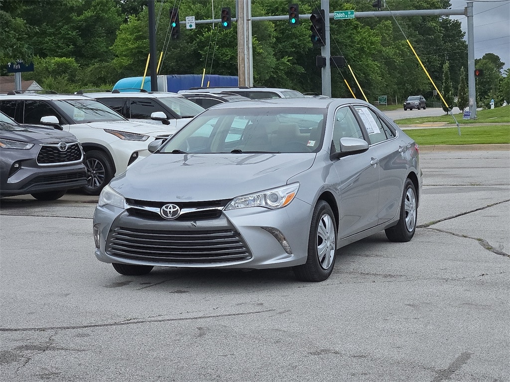 Used 2017 Toyota Camry LE with VIN 4T1BF1FK2HU728313 for sale in Fayetteville, AR