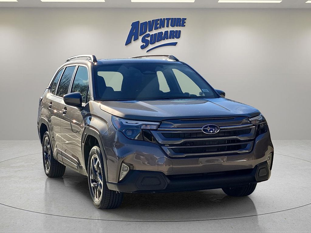2025 Subaru Forester Premium's photo