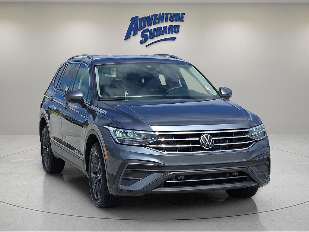 2023 Volkswagen Tiguan 2.0T SE's photo