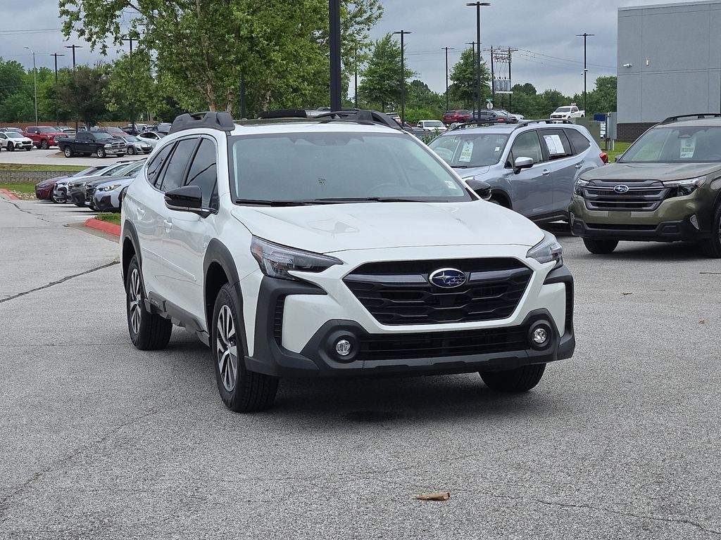 2025 Subaru Outback Premium's photo