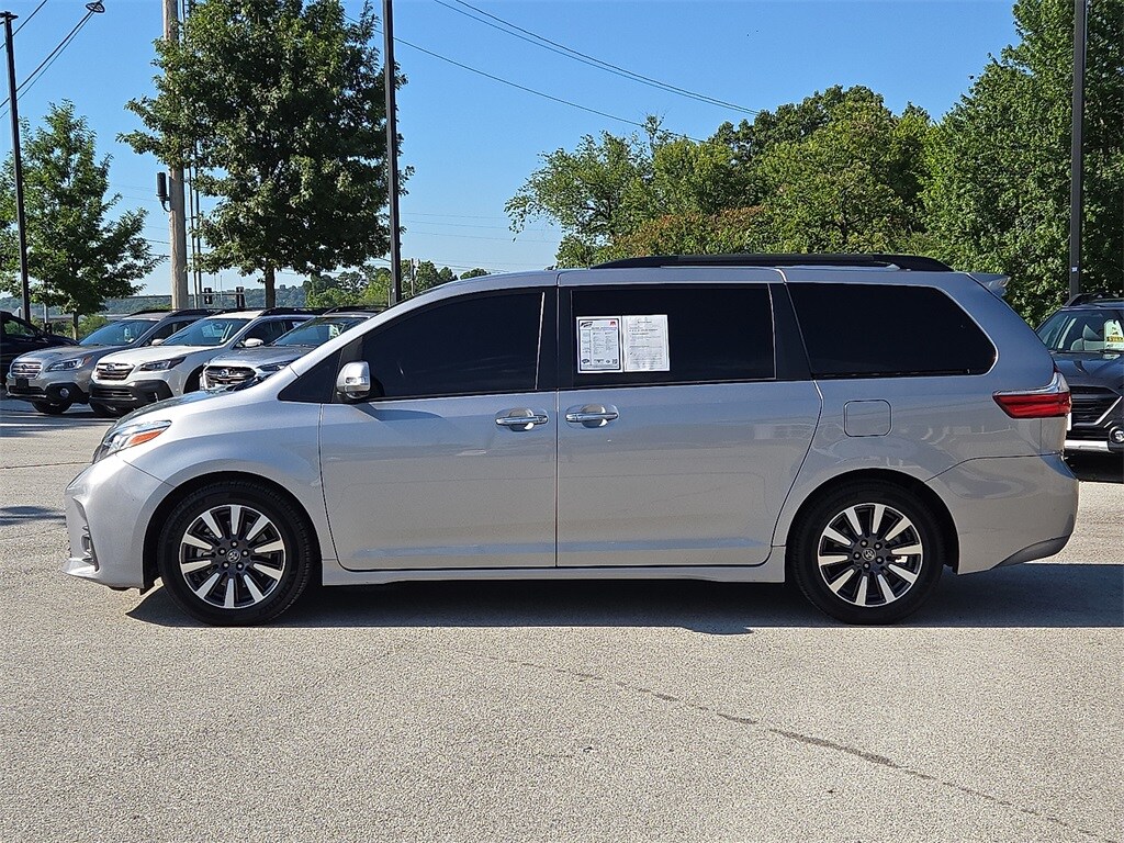 Used 2018 Toyota Sienna Limited Premium 7 Passenger Minivan/Van
