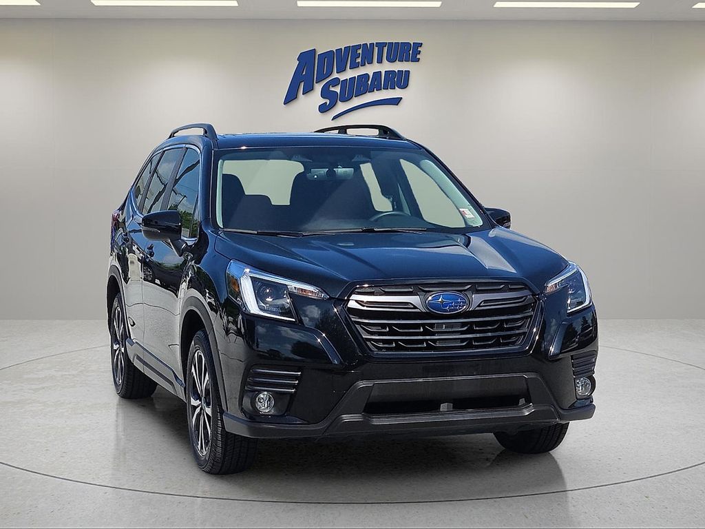2023 Subaru Forester Limited's photo
