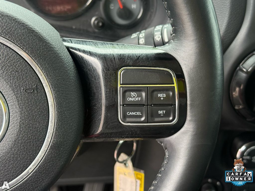 Used 2016 Bright White Clearcoat Jeep Unlimited Sahara image 17