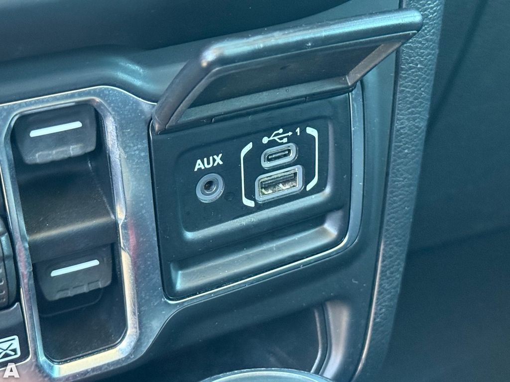 Used 2021 Hydro Blue Pearlcoat Jeep Rubicon image 23