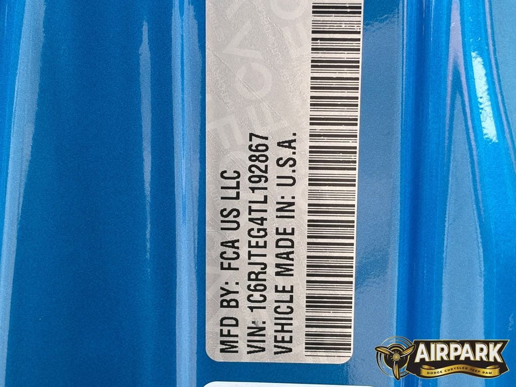 New 2026 Hydro Blue Pearlcoat Jeep Mojave image 36