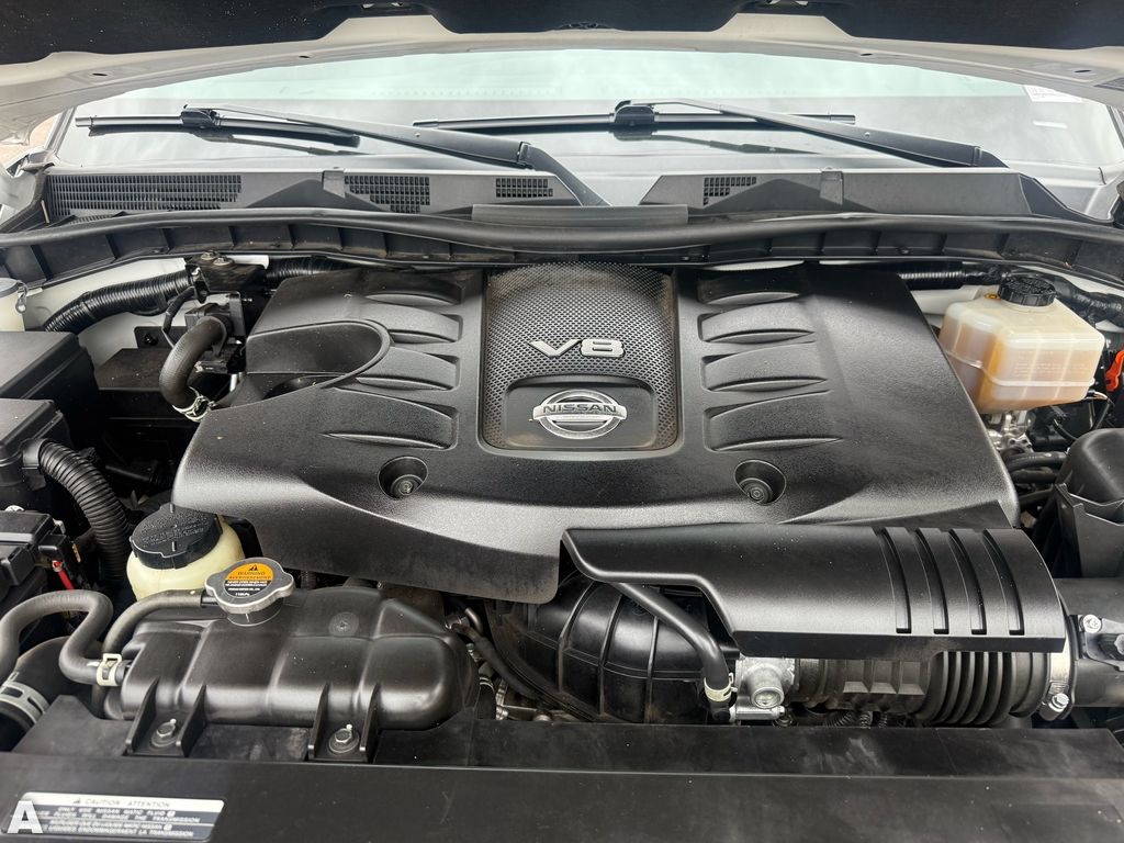 Used 2022 Aspen White Tricoat Nissan SL image 32